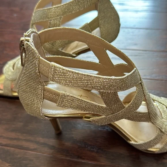 Gold Marc Fisher Heels - Picture 2 of 7